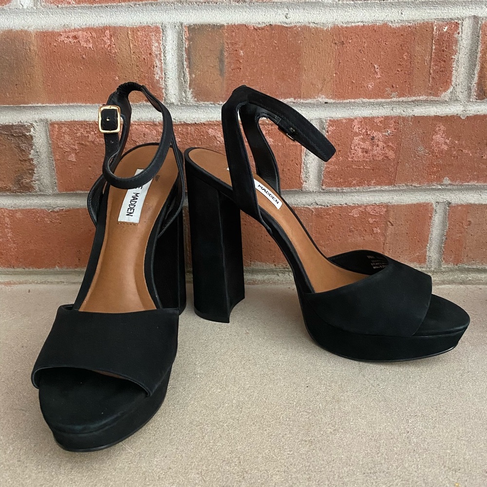 Steve Madden Chunky Suede Platform Heels with Holiday Gift Box - Picture 4 of 8